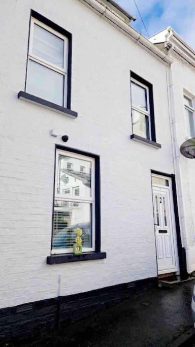 16 Stewart'S Terrace Derry City Bt48 7Lj Villa Exterior foto